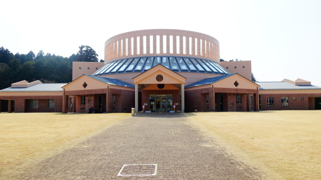 茨城縣水戶市立西部圖書館外觀