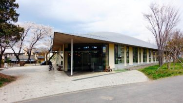 不太像圖書館的圖書館！長野小布施「まちとしょテラソ」町立圖書館