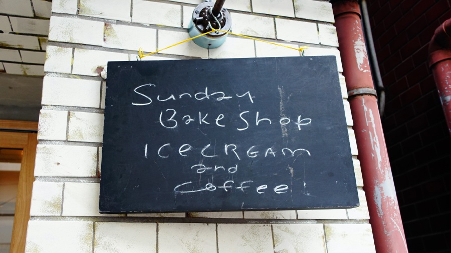 Sunday Bake Shop招牌